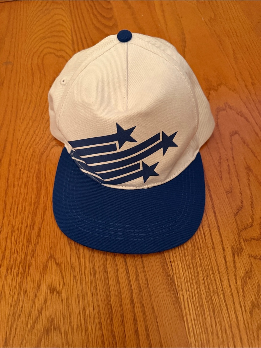 White and Blue Star Graphic Baseball Cap